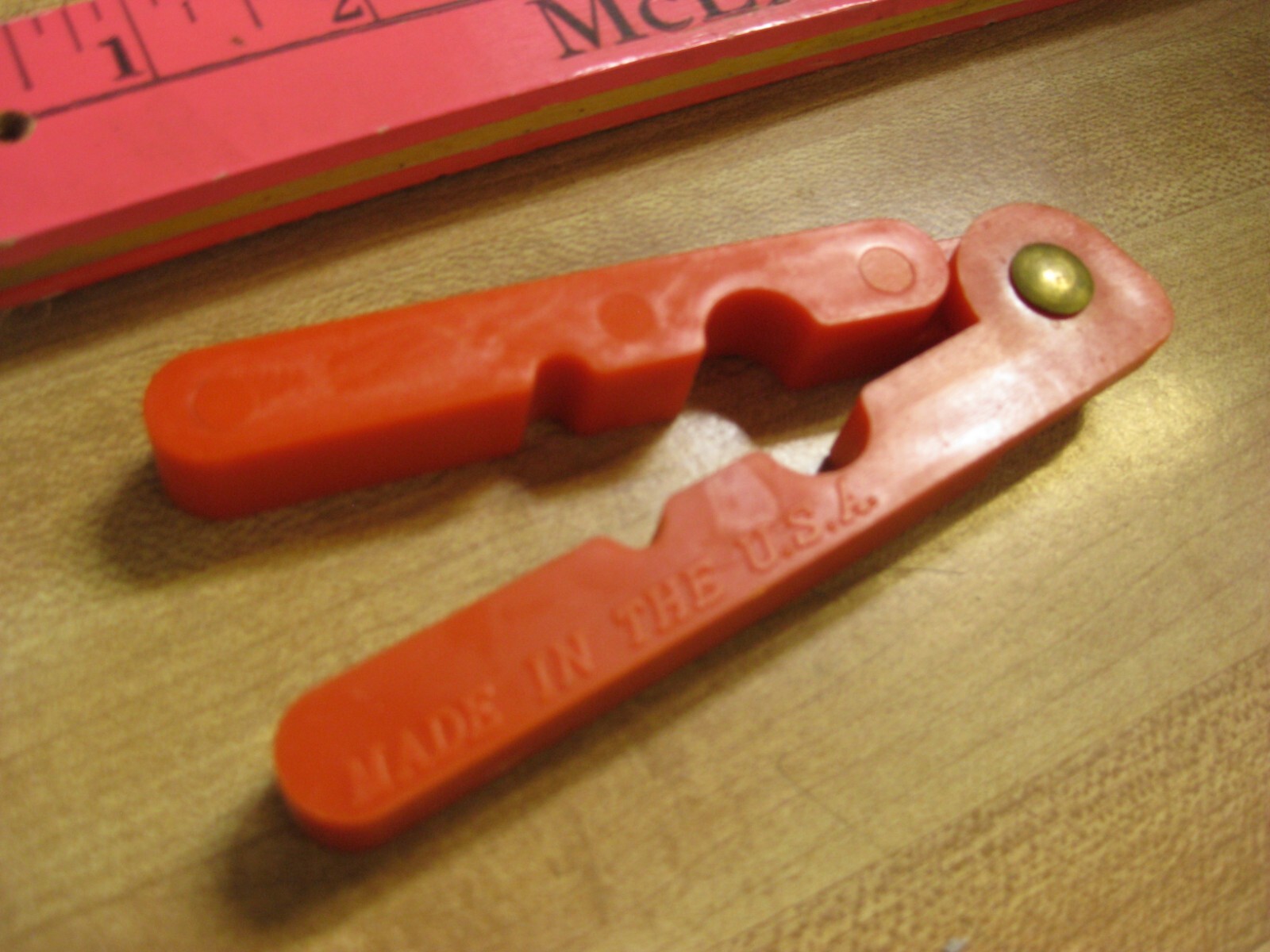 Plastic Tail Stripper