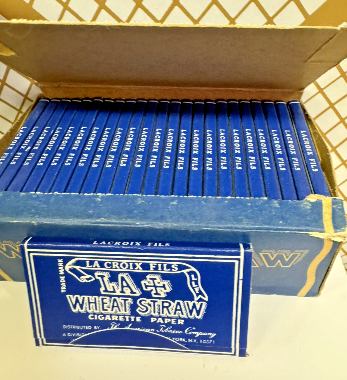 La Croix Fils LA Wheat Straw Fresh Rolling Papers Rare Vintage Full Box 25 pack