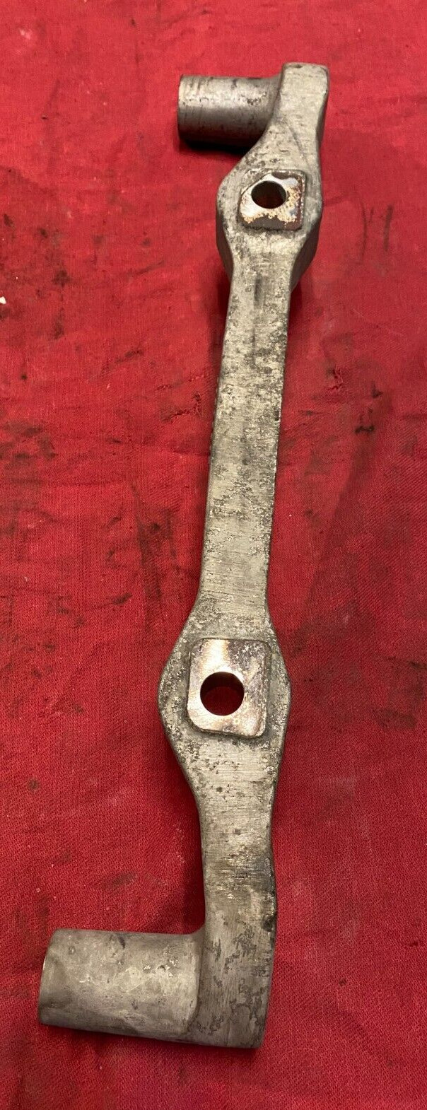 MACK 613 LOWER FAN SHROUD, SUPPORT, HANGER, BRACKET , MOUNT # 21337106