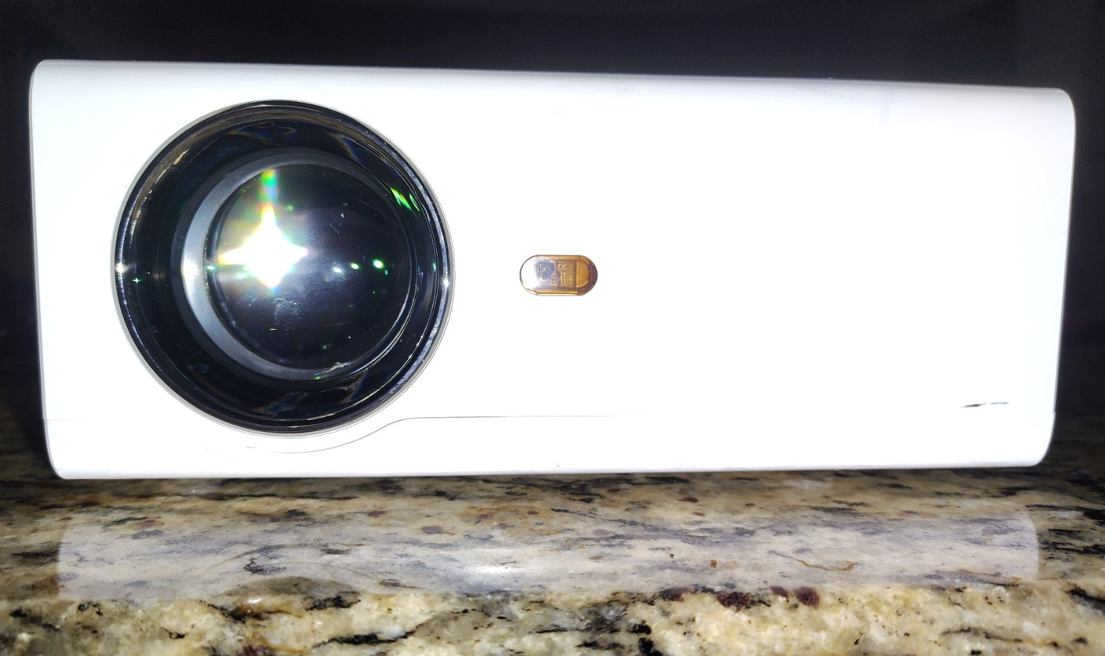 Azeus DLP 1080p FHD 3800 ANSI White Portable Projector HDMI USB VGA