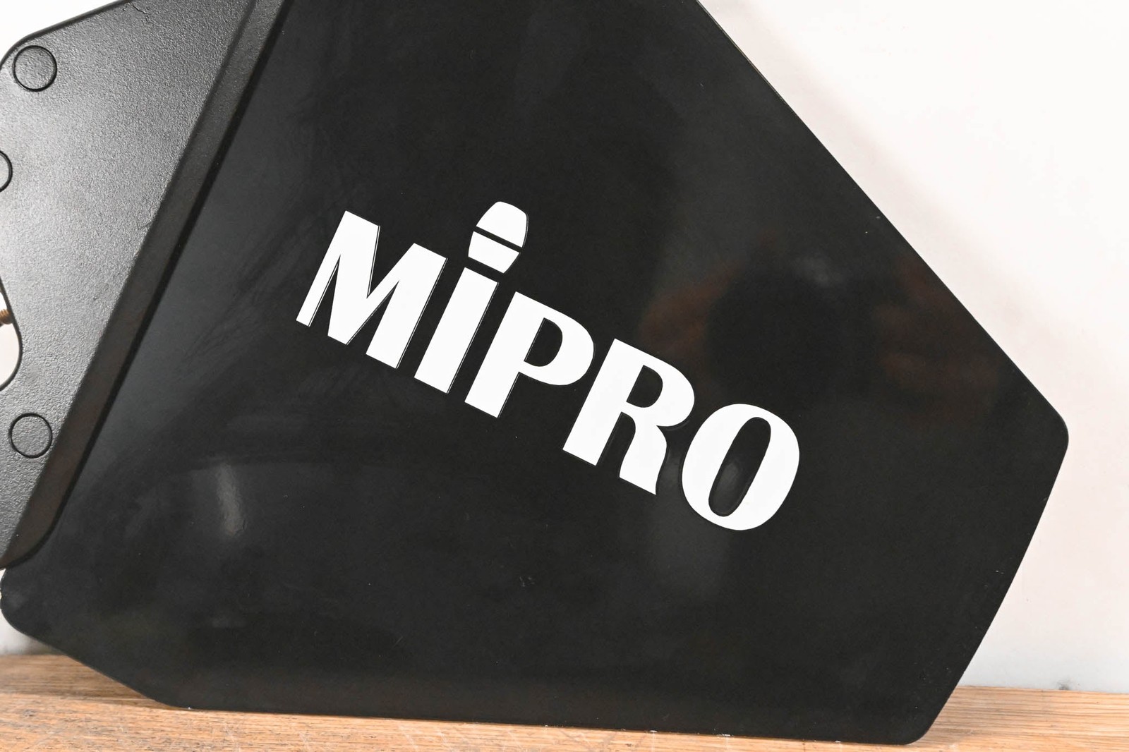 Mipro AT-90W UHF Wideband Multi-function Directional Log Antenna CG01UFK