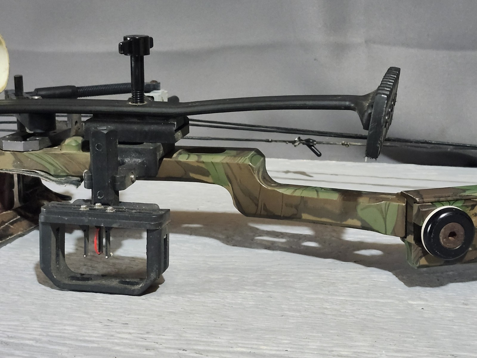 Mathews Rival Pro Compound Bow Right Hand Solo Cam w/ X-Ring