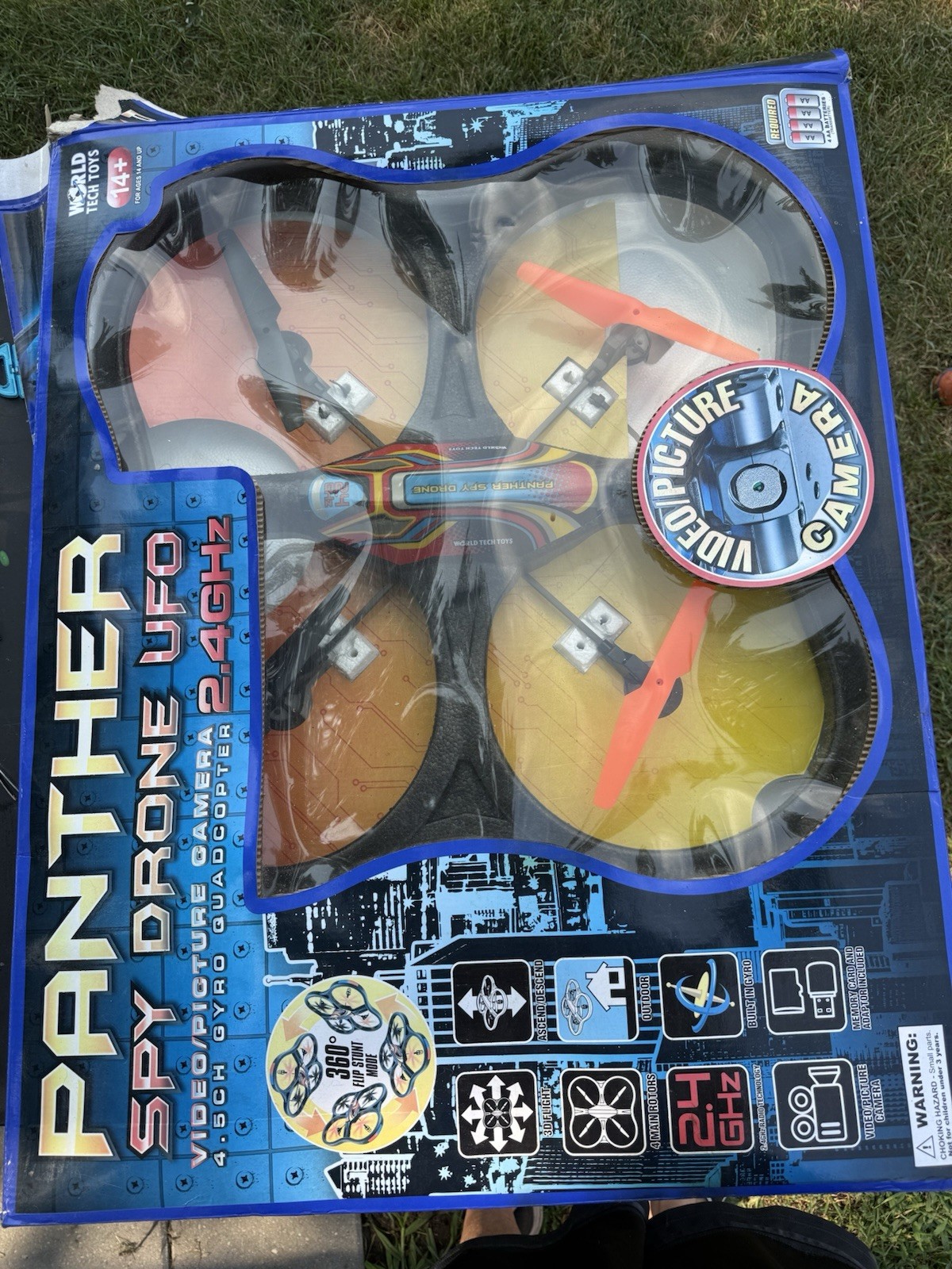 World Tech Toys Panther Spy Drone UFO 4.5 CH Gyro Quadcopter! Really Big! 2.4GHz