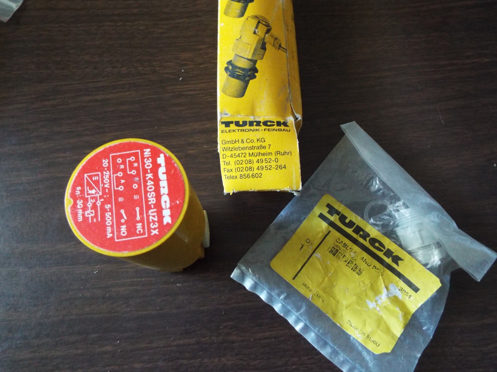 New Turck Ni30 K40SR UZ3X 20 TO 250 VAC 500 mA   AC ONLY plus cable connector