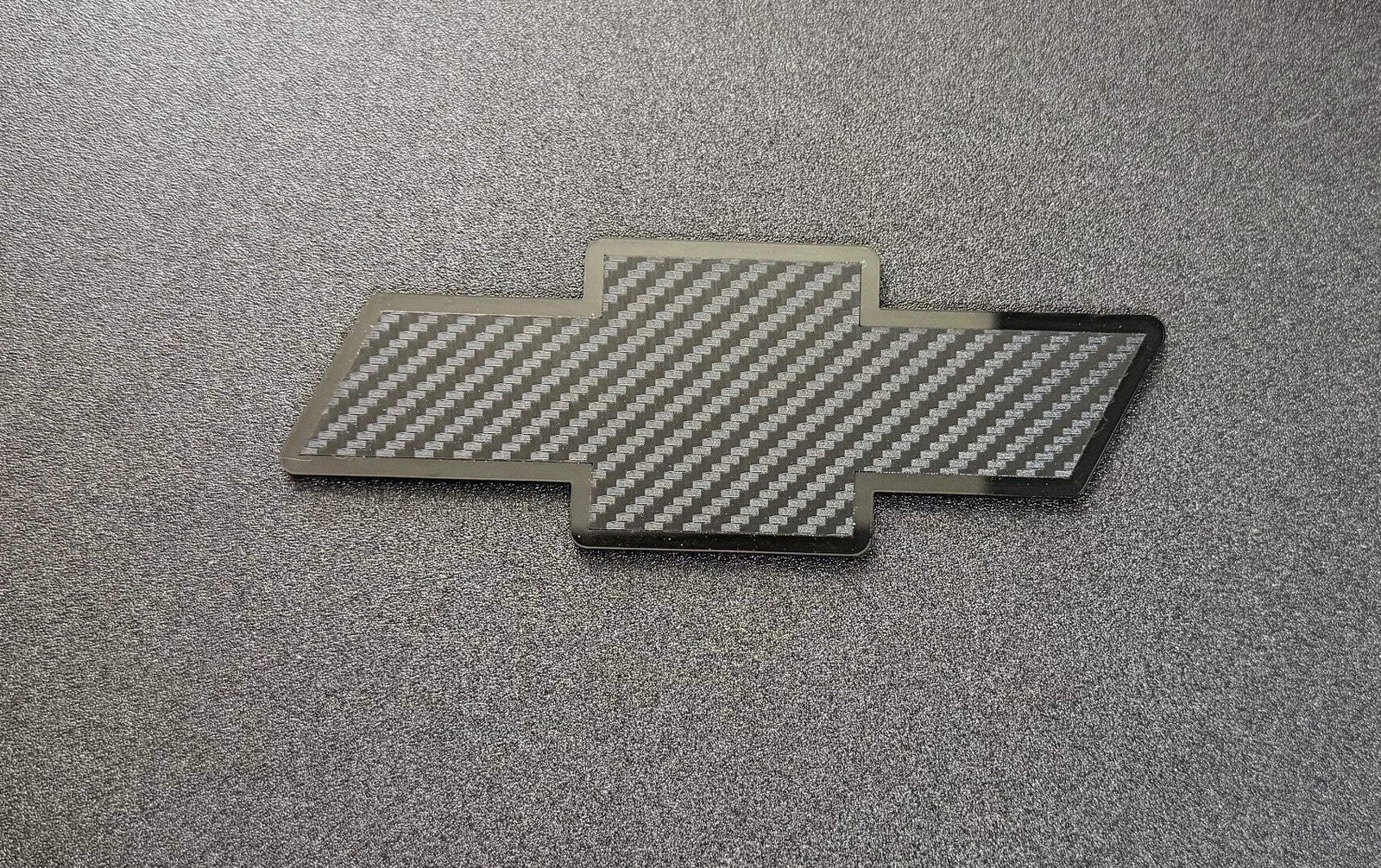 1998 - 2004 Chevrolet S10 2ND GEN Bowtie Replacement S10 bow tie Carbon Fiber