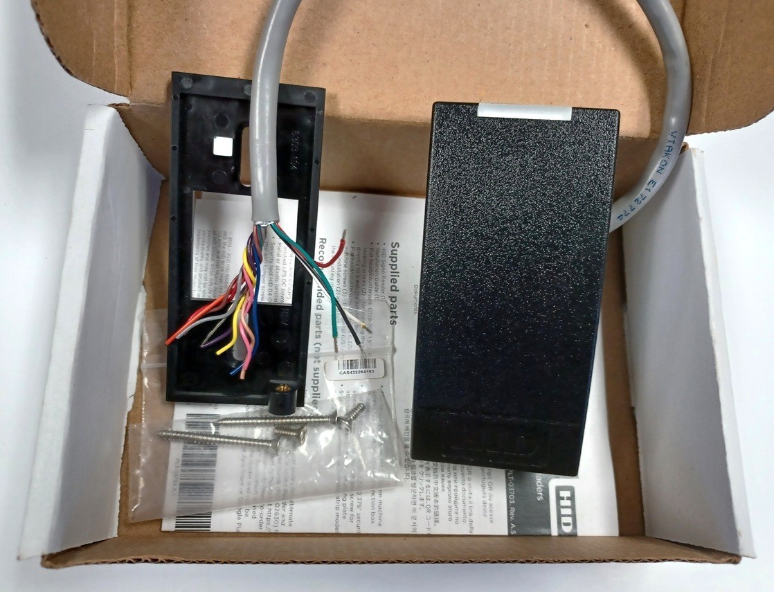 HID iCLASS SE R10 Mini Mullion Reader, 2020 Stock, 900NTNNEK00000, Used.