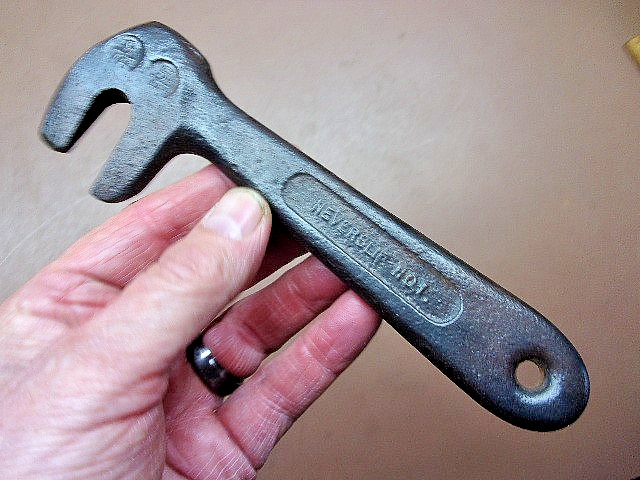 NEVERSLIP No. 1 Farrier's Calk Removal Tool 7" Long 9/16" & 5/8" Modified CLEAN!