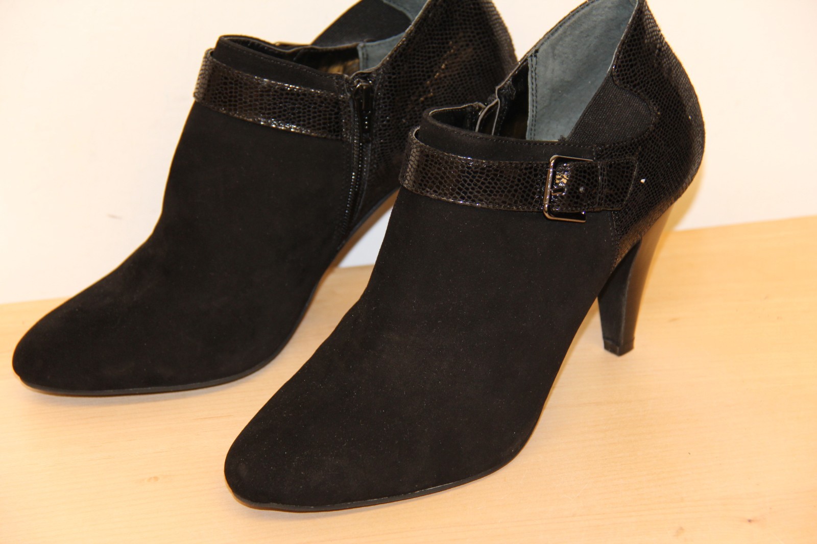 NIB ALFANI SHIRLEE Leather Ankle Shooties Heeel Boots Size 10 M Black