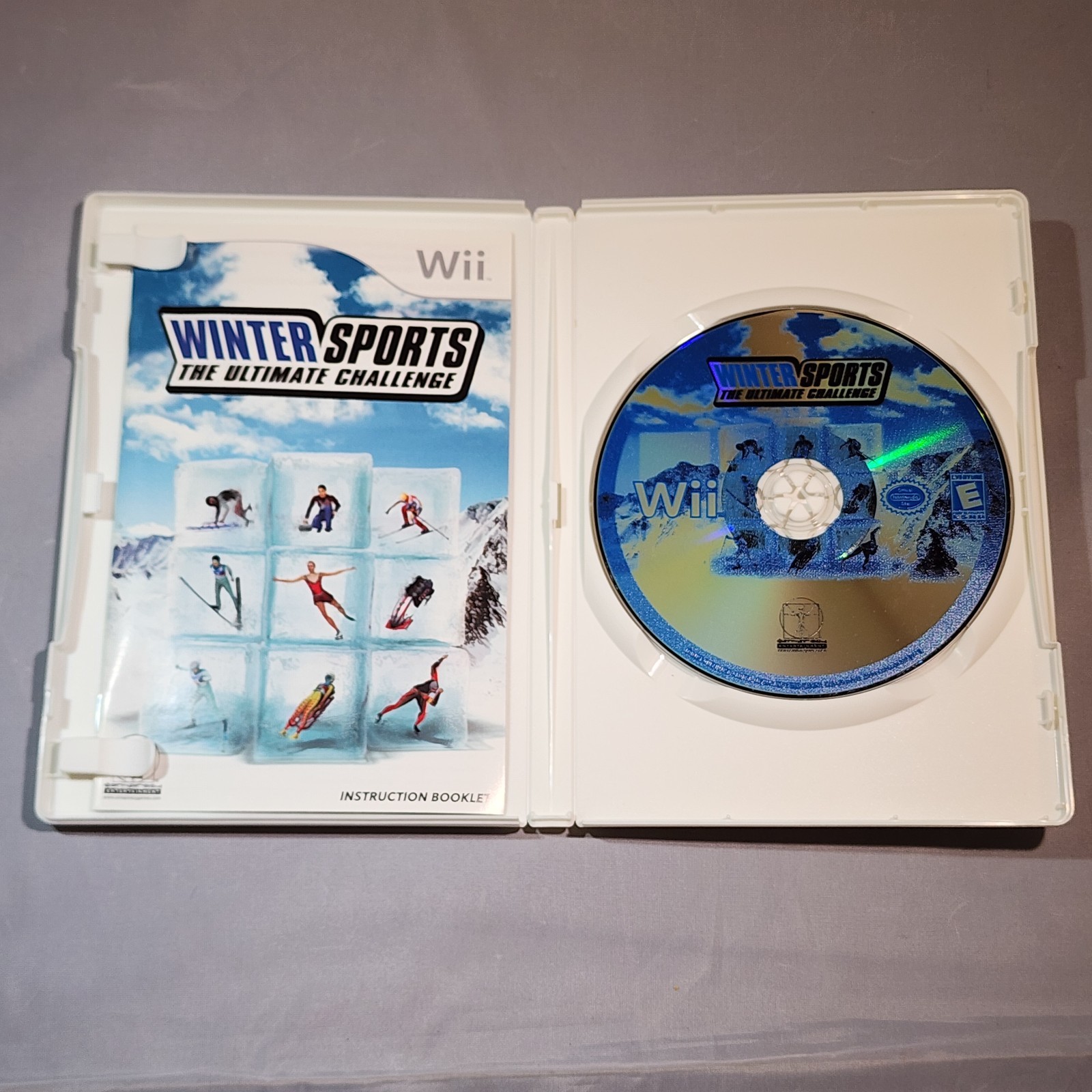 Nintendo Wii (White) Console Bundle - Tested and Working