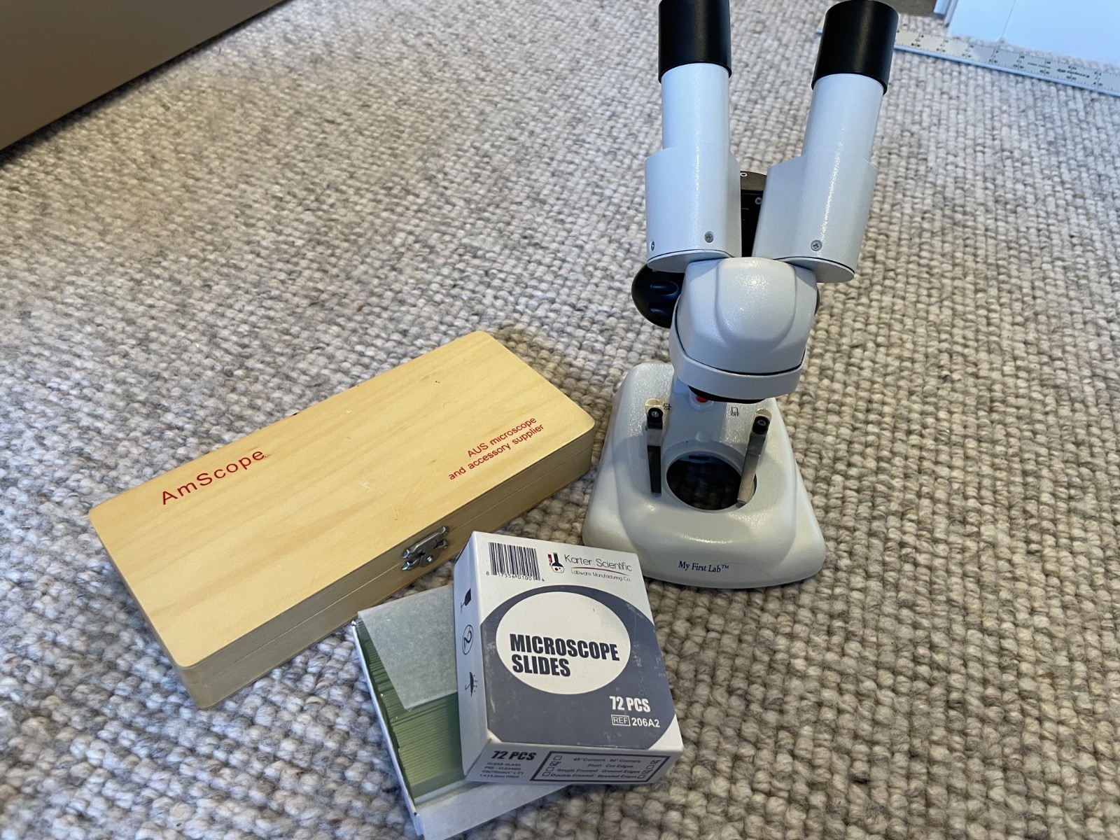 Kids My First Lab i-explore SMD-04 Microscope 20x Zoom + AmScope 50 SpeciSlides