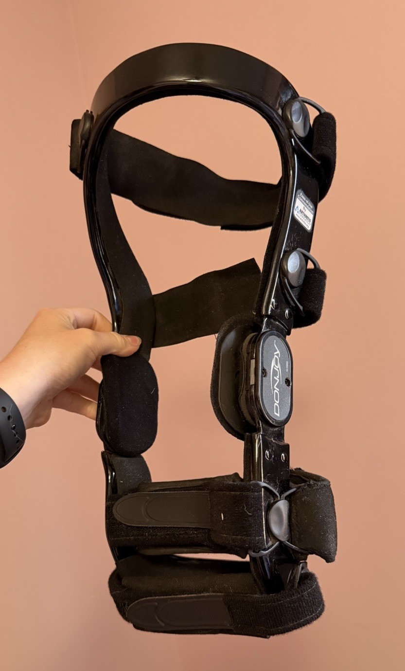 Donjoy Defiance Knee Brace - Left - Large