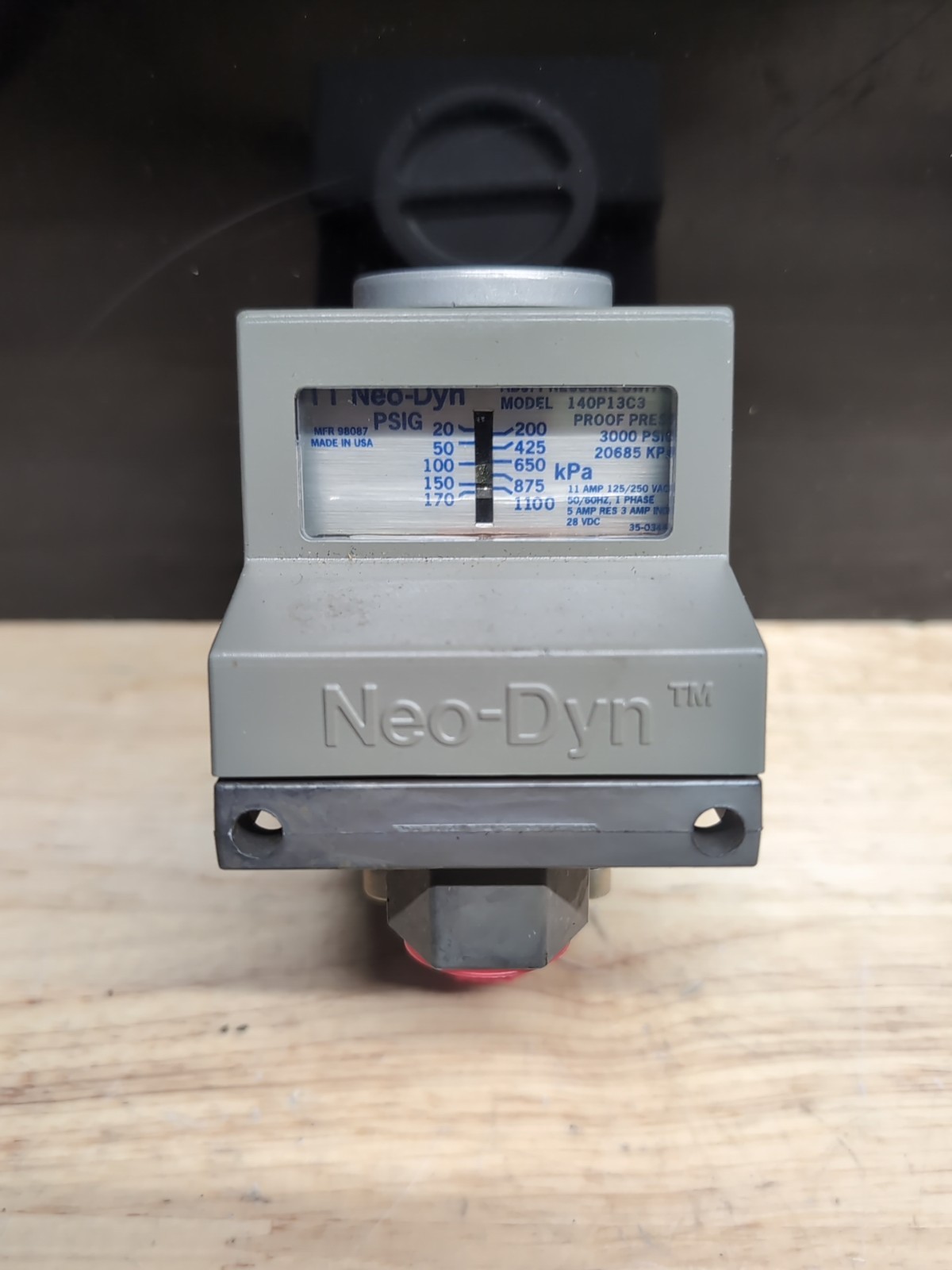 Neo-Dyn 140P13C3 Adjustable Pressure Switch - New