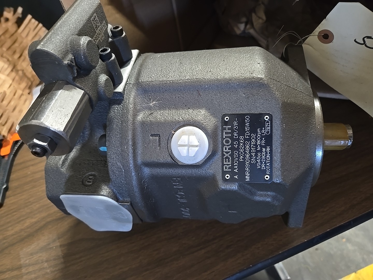 REXROTH AXIAL PISTON PUMP R910964862 NEW