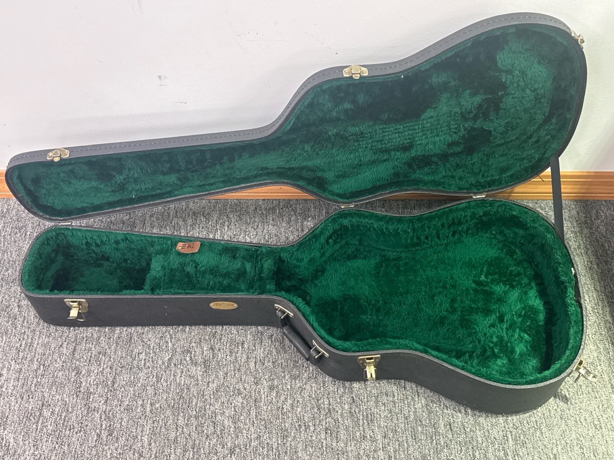 MARTIN GUITAR - C.F. MARTIN & CO. HARD CASE (R7A016256)