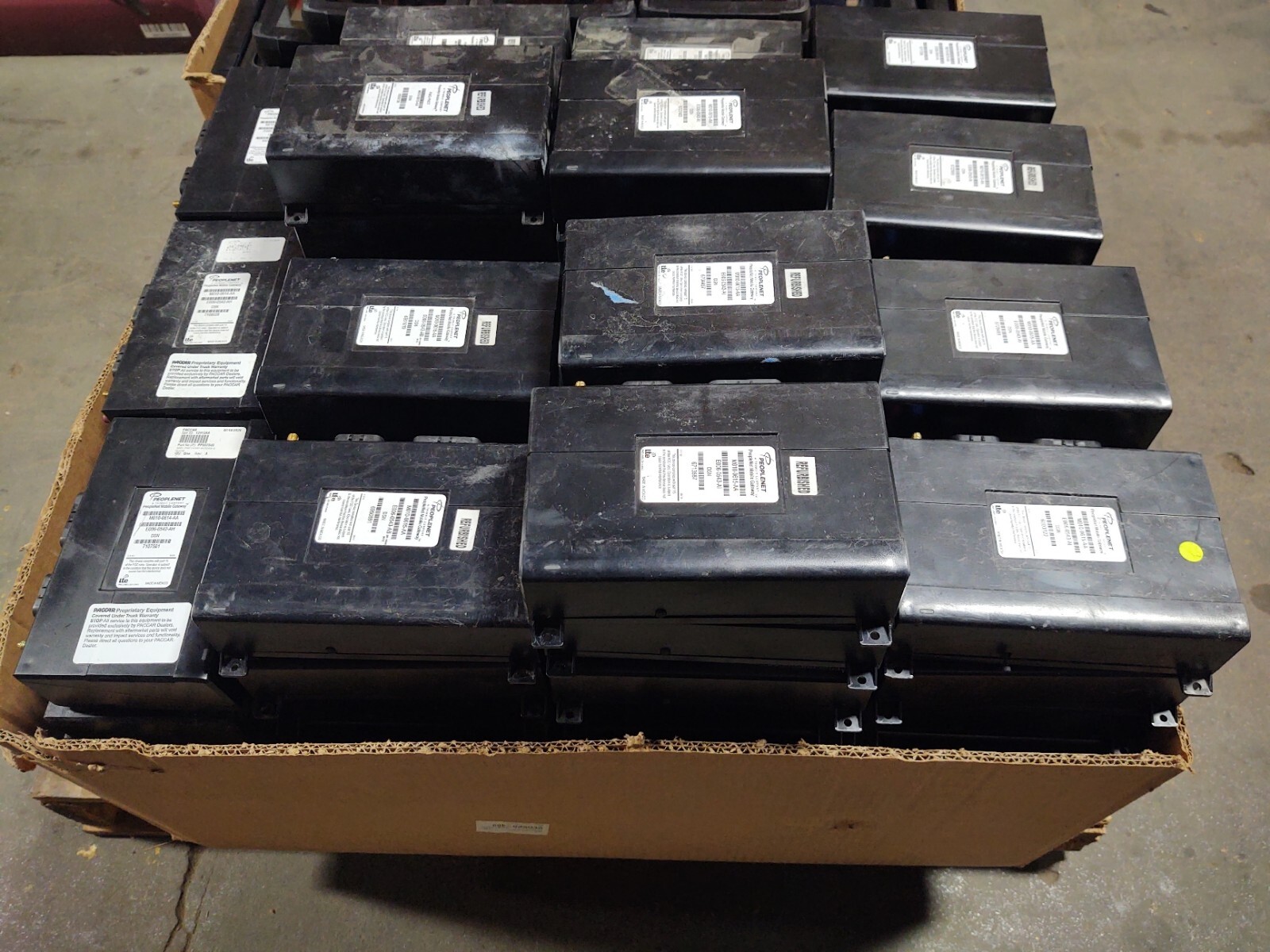 Lot of 121 Paccar Peoplenet Trimble Mobile Gateway M010-0615-AA M010-0614-AA