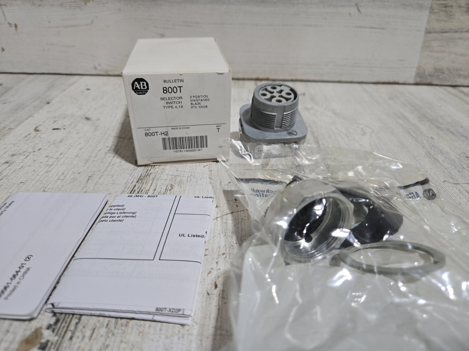 Allen Bradley 800T-H2 2 Position Switch