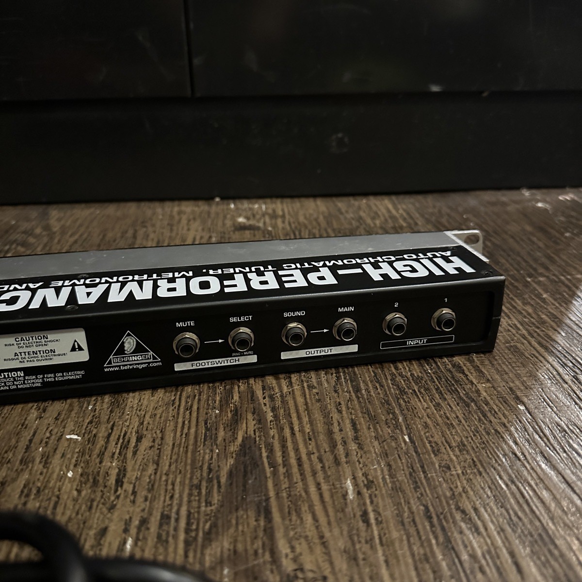 Behringer BTR2000 High Performance Racktuner used