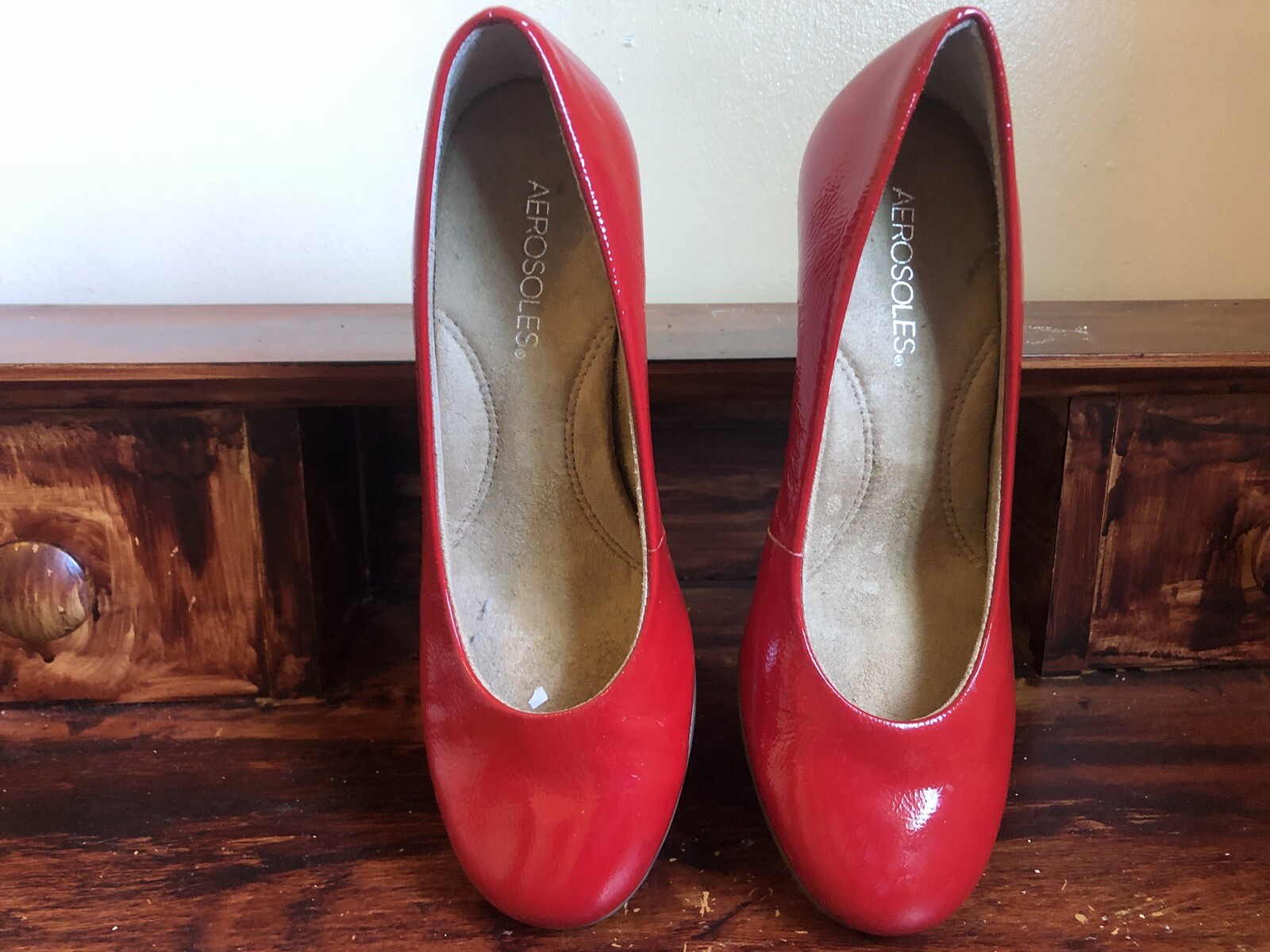 Aerosoles Women’s Size 8M Red Leather Mule Wedge Round Toe Slip-On Shoes