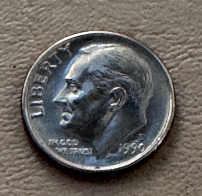 1990 (D)  US Roosevelt Dime "FREE SHIPPING"