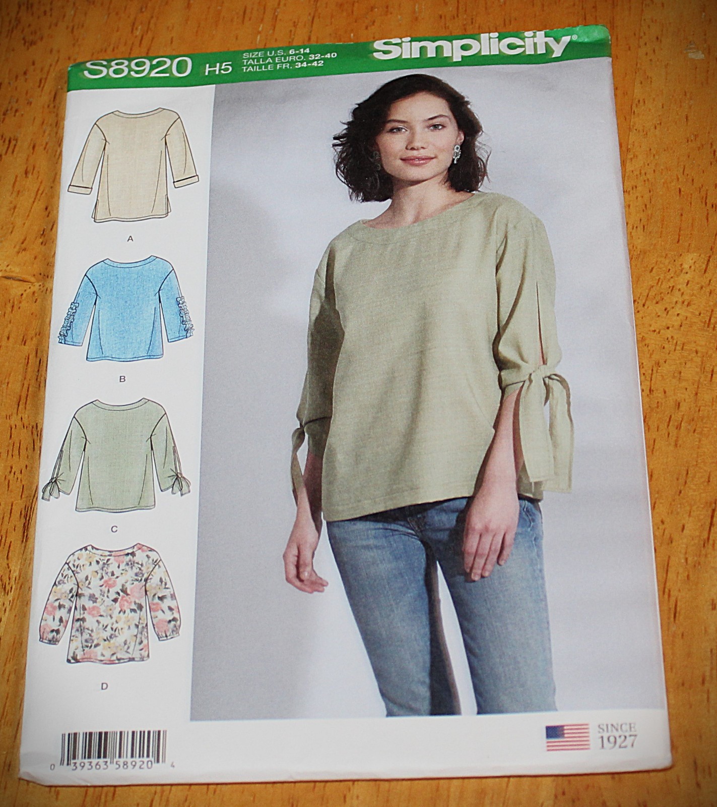 Simplicity ~ PATTERN #8920 MISSES TOP WITH SLEEVE & LENGTH VARIATIONS - NEW