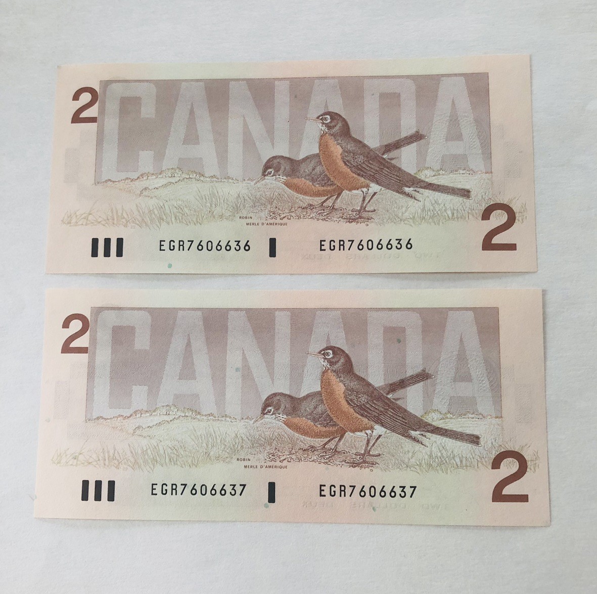 Rare 2 Consecutive 1986 Crisp Uncirculated Canadian $2 Dollars Banknotes Bills