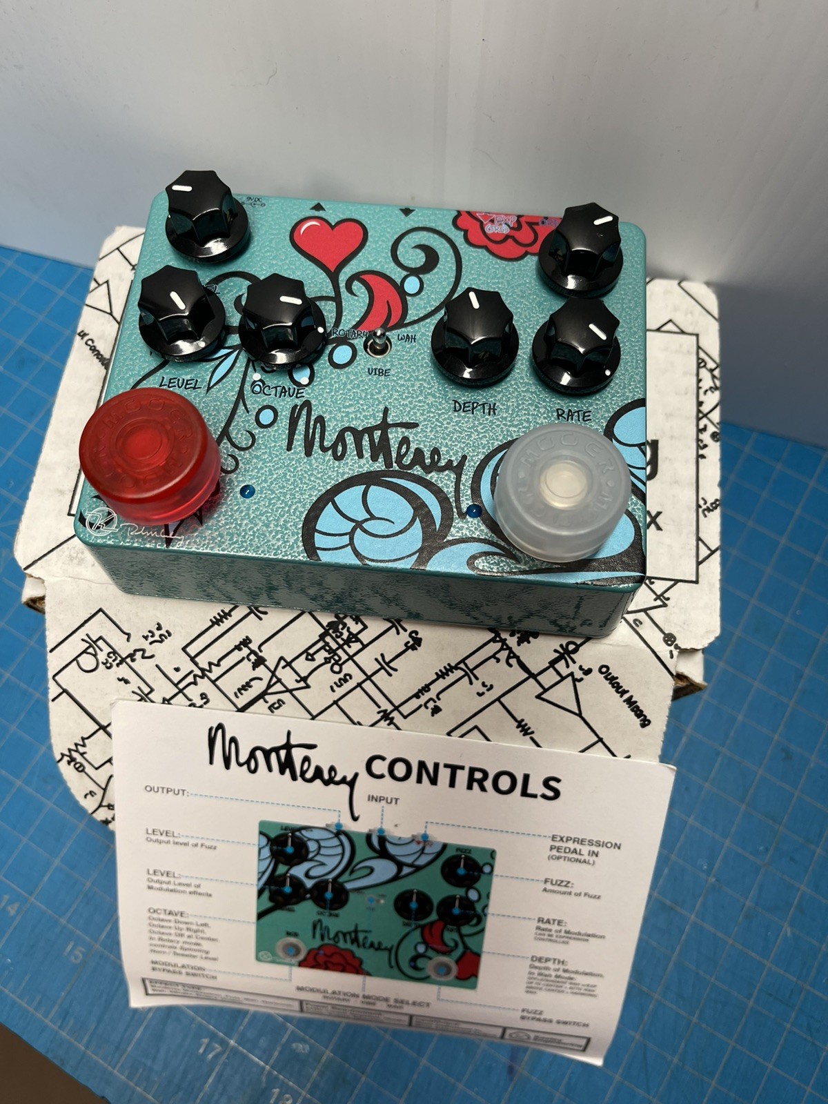 Keeley Monterey Jimi Hendrix Multi-Effects Pedal Vibrato Fuzz Octave guitar