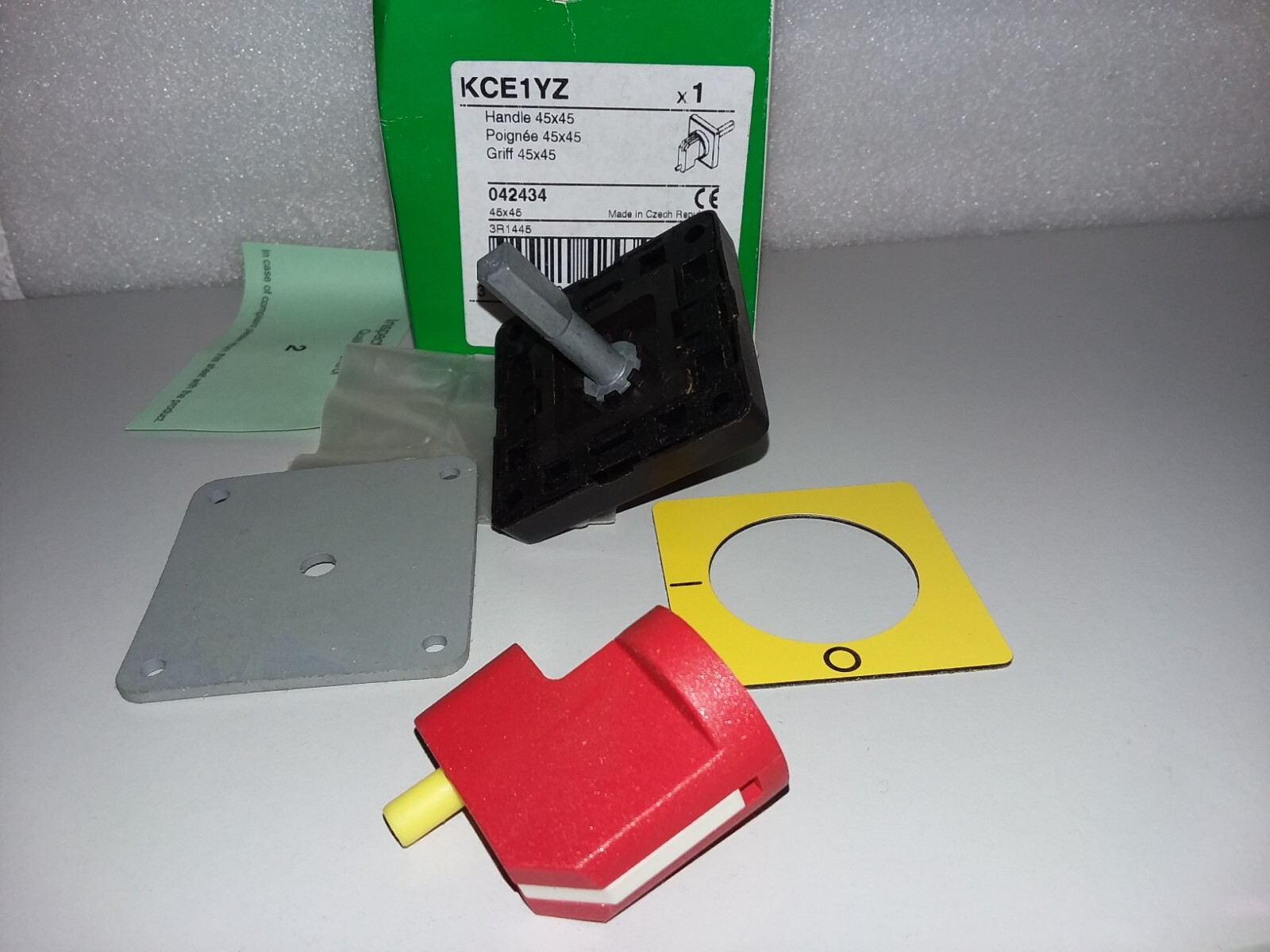 SCHNEIDER ELECTRIC KCE1YZ / KCE1YZ (NEW IN BOX)