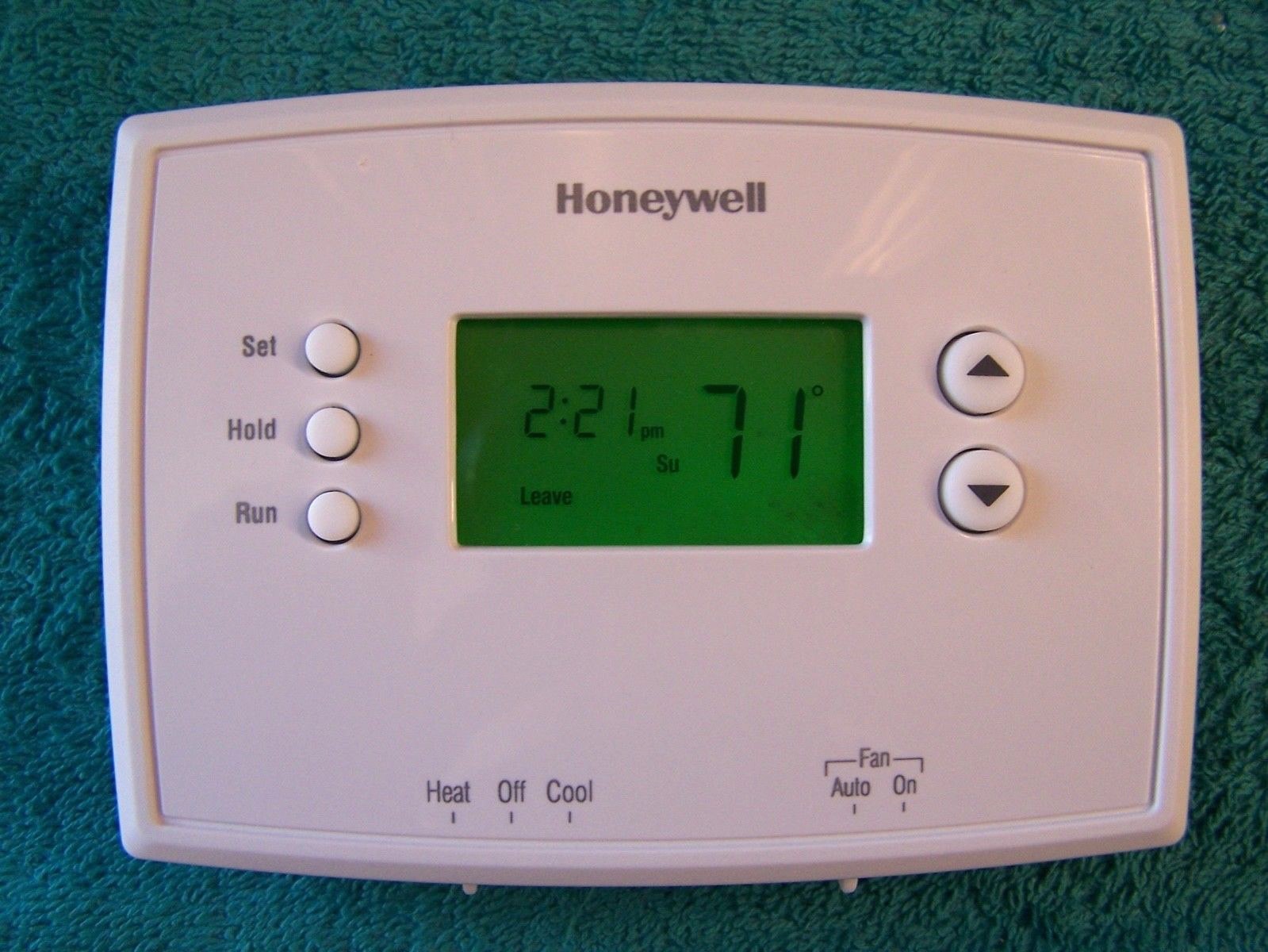Honeywell RTH2300B1038 5-2 day Programable Thermostat RTH2300B