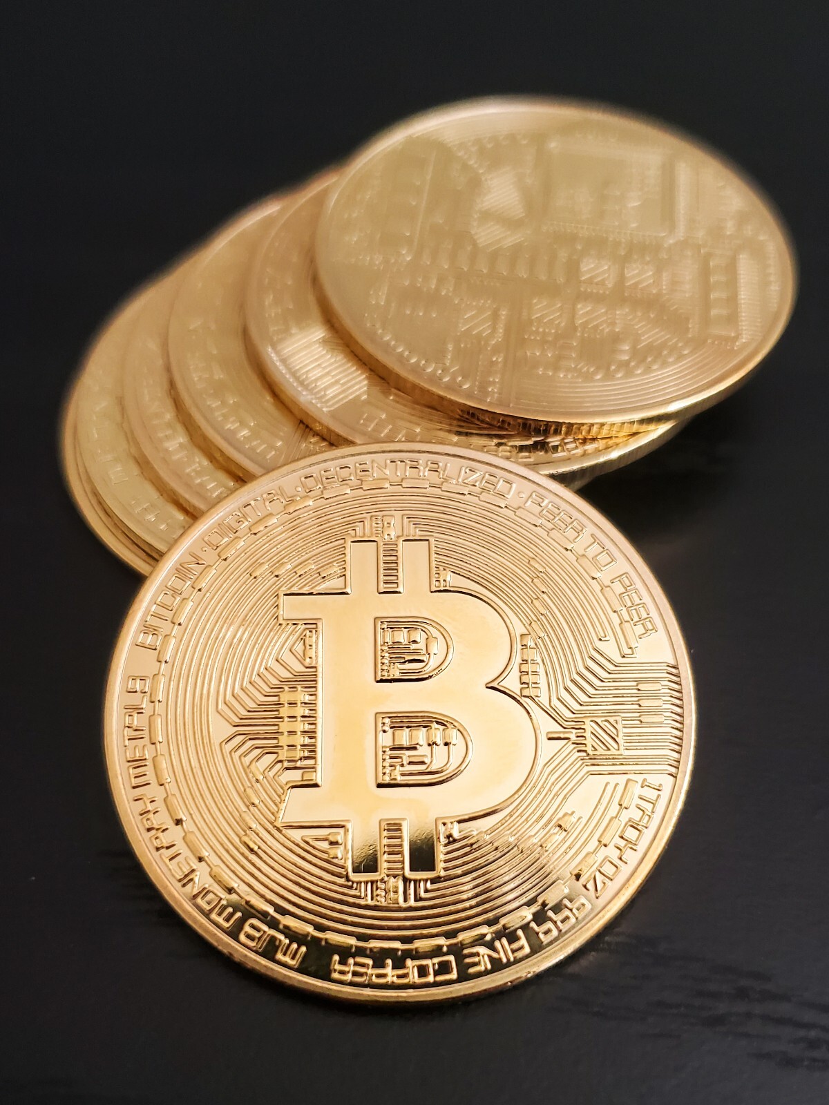 Gold Bitcoin Collectible Physical Coin In Case Gift Souvenir BTC Cryptocurrency