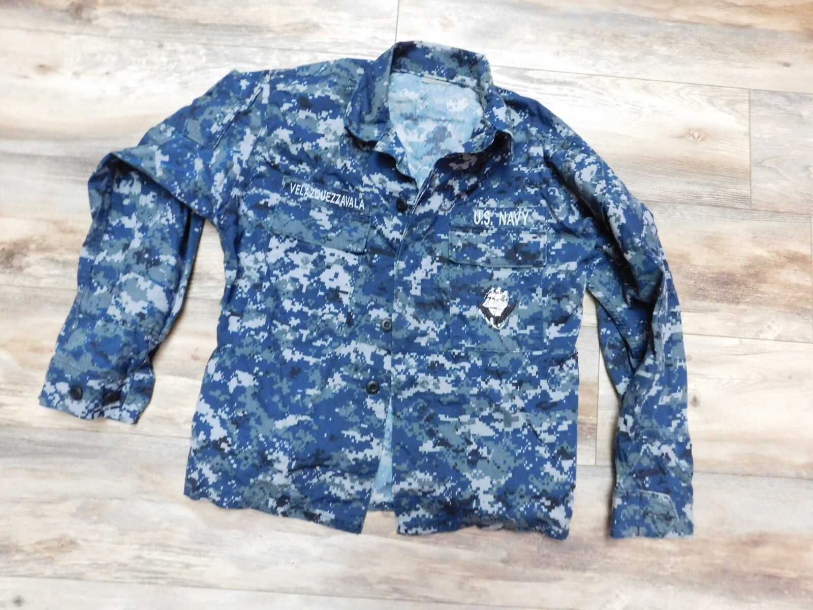 US NAVY WORKING BLOUSE COAT SIZE MEDIUM - SHORT