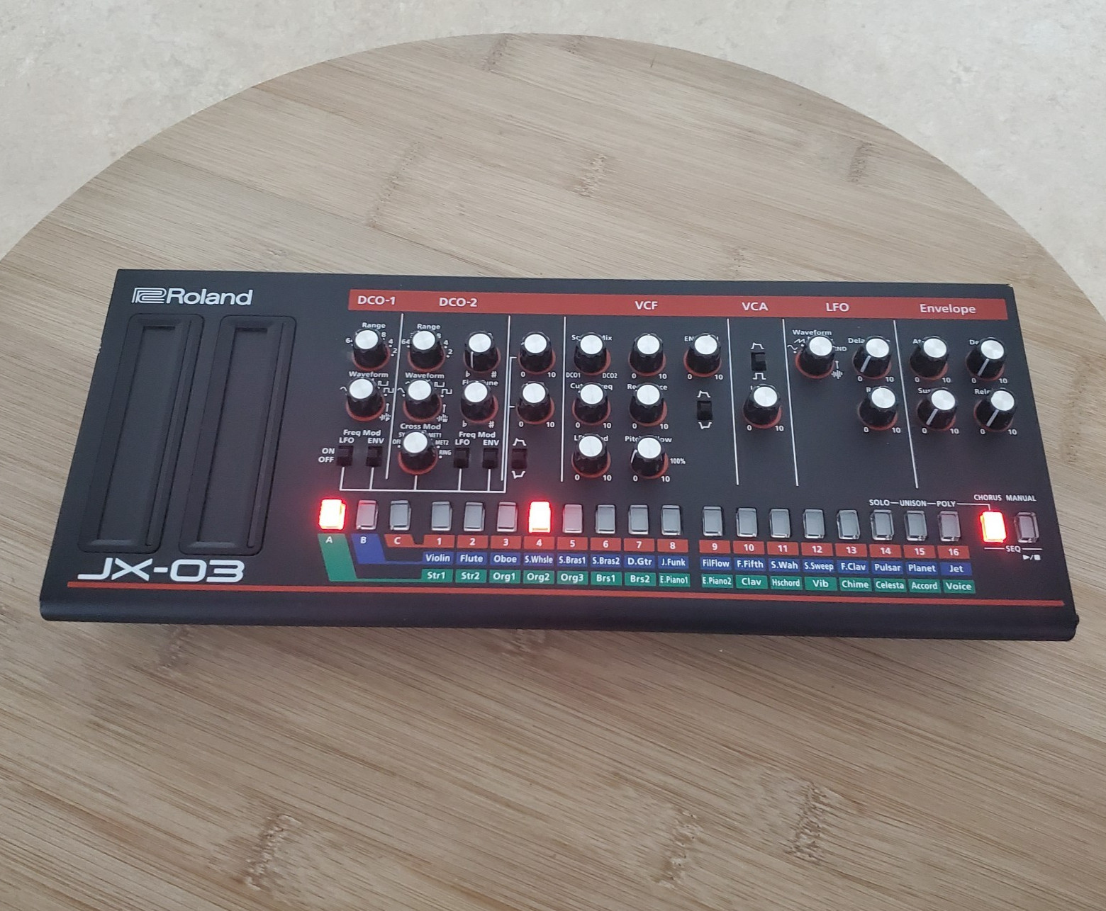 Roland JX-03  Boutique Synthesizer Sound Module