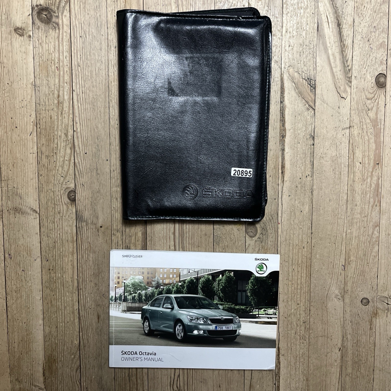 09-13 SKODA OCTAVIA OWNERS HANDBOOK MANUAL & WALLET Print 2011 Ref20895