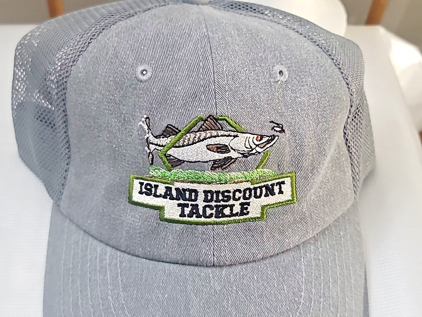 Island Discount Tackle Men's Grey Embroided Snook Logo Fishing Sports Cap NWOT