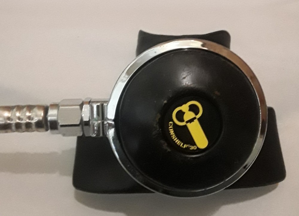 TEKNA Console, 1st Stage AQUA LUNG Conshelf 30, 2nd Stage OCTOPUS 20 Regulator