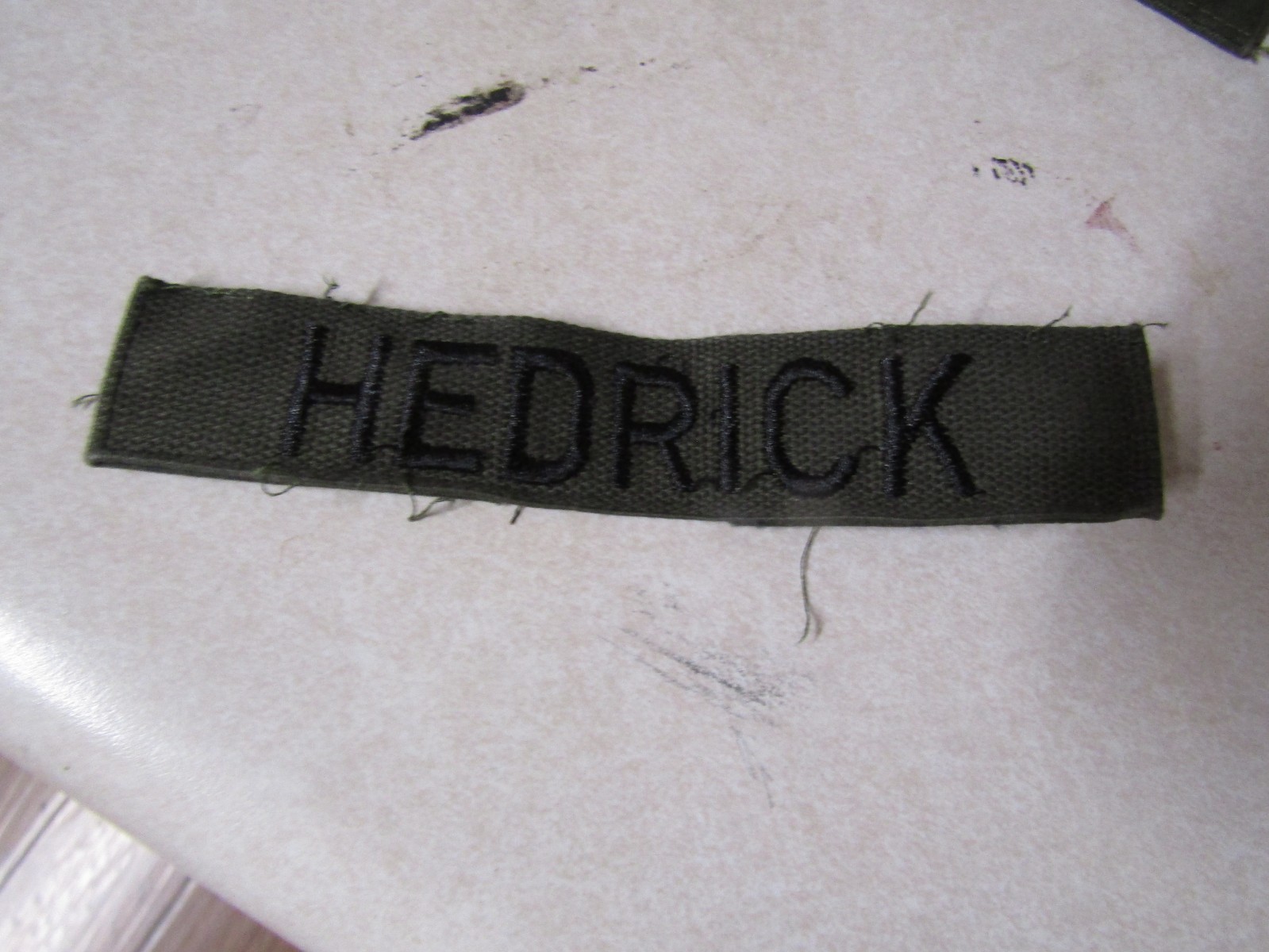 MILITARY PATCH US ARMY NAME TAPE TAG SEW ON FOR BDUS OLDER COMBAT USED HEDRICK