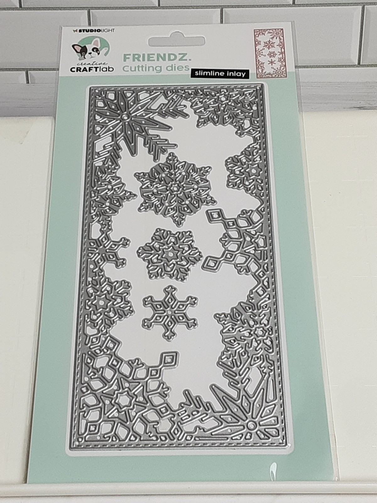 NEW Studio Light  Craft Lab Friends Slimline Inlay Die Snowflake Frame 3 Flakes