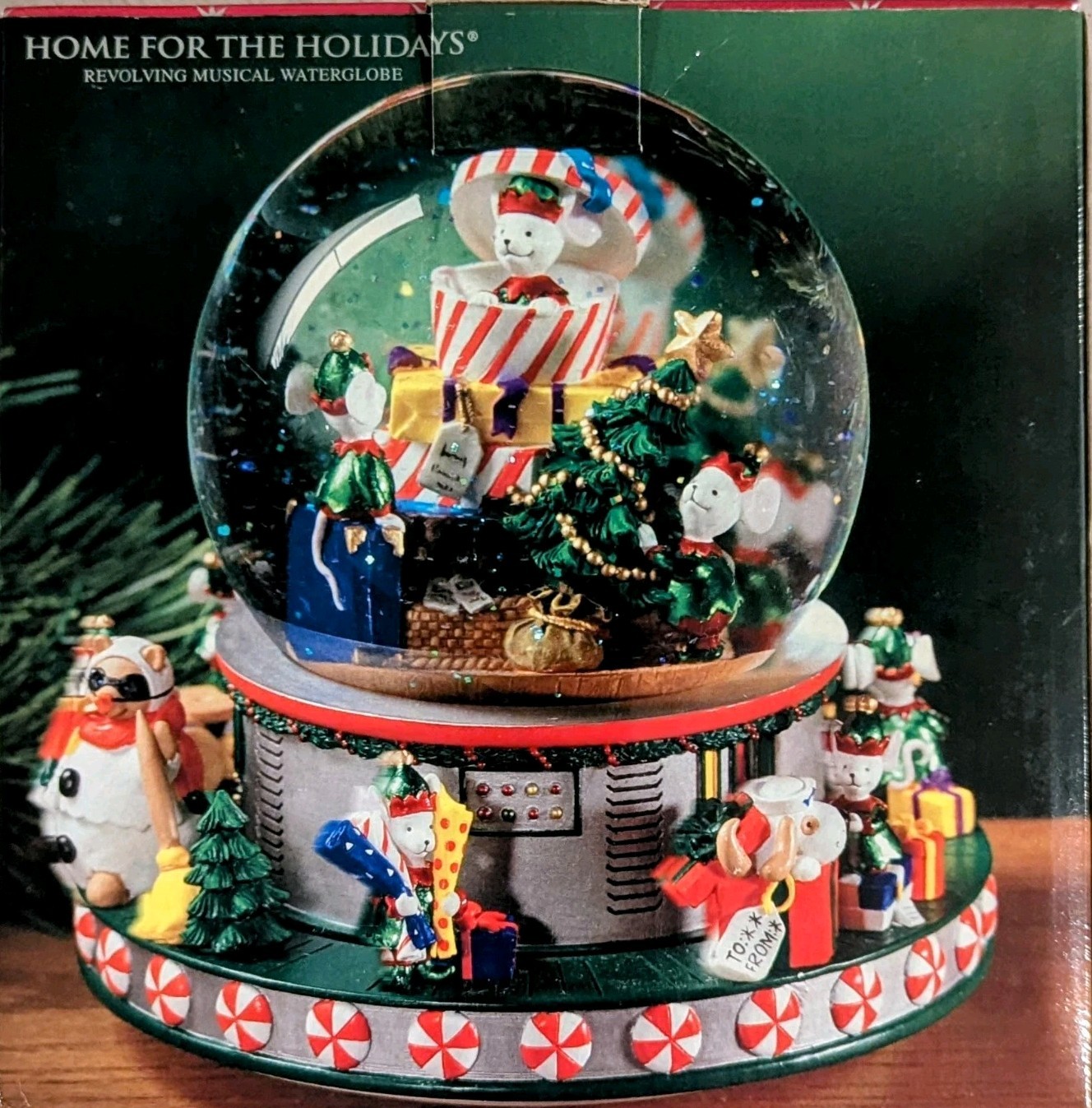 Home For the Holidays Revolving Musical Waterglobe 120mm Santa Is Coming to Town