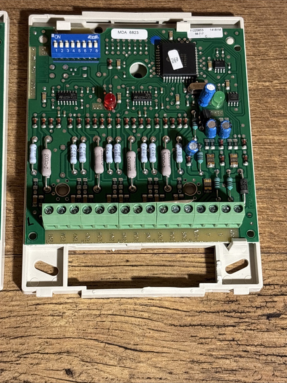 2 ITI BUS 8 ZONE HARDWIRE INPUT MODULES 60-744