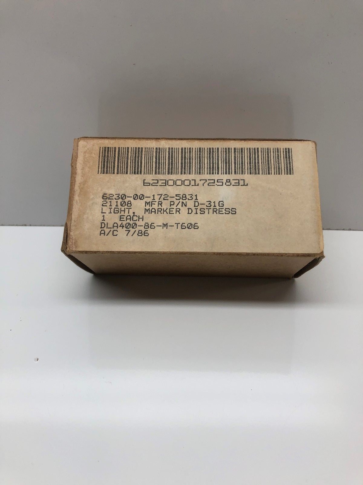 GREEN D-31 DISTRESS MARKER LIGHT
