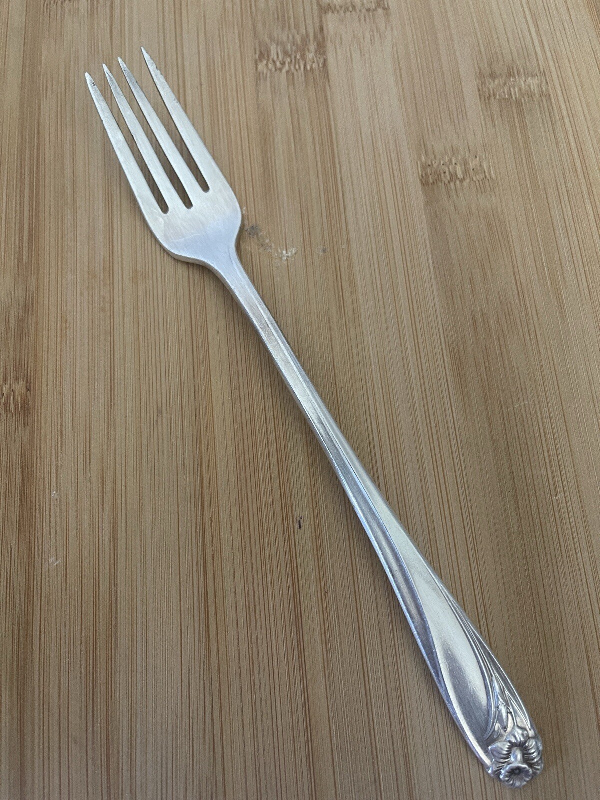 1847 Rogers IS Silverplate DAFFODIL Dinner Grille Fork 7.75"