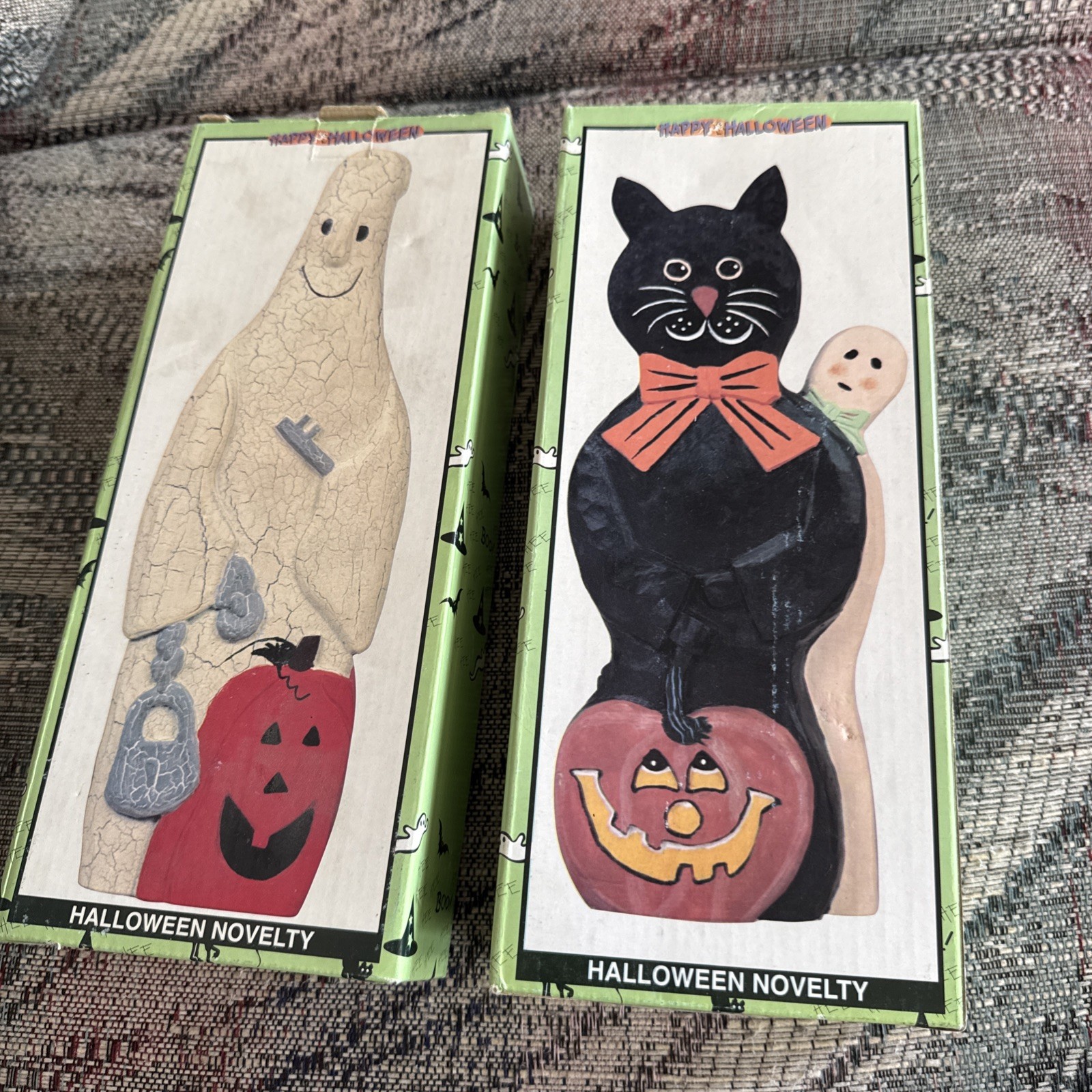 Halloween Wood Carved cat And Goust statue With Box