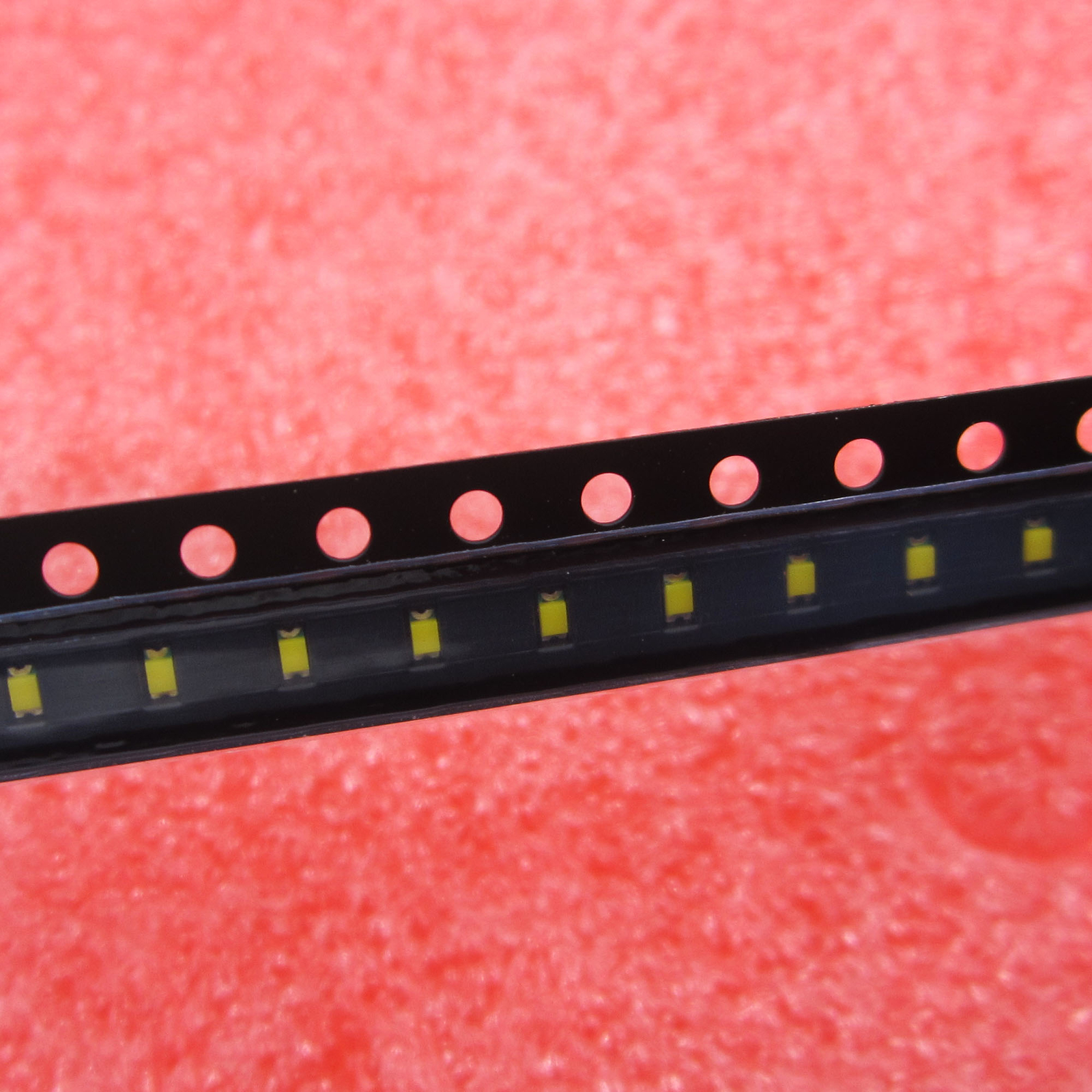 500PCS 0603 Warm White Light SMD SMT LED Diodes Emitting Ultra Bright New