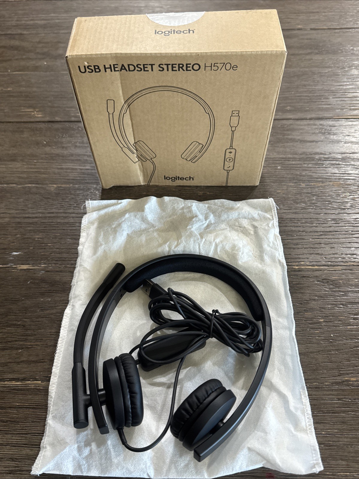 Logitech H570e USB-A Wired Headset with Microphone for PC/Laptop OPEN BOX