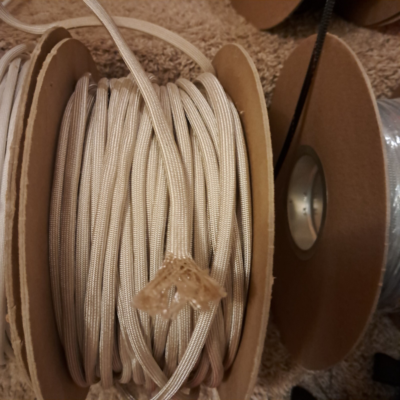 1/4"  FIBERGLASS SLEEVING - high temp. (25 FEET)