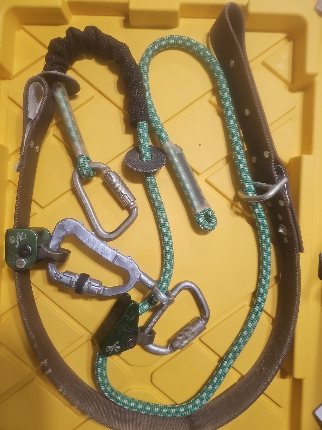 Buckingham Supersqueeze 488R LINEMAN Climbing harness