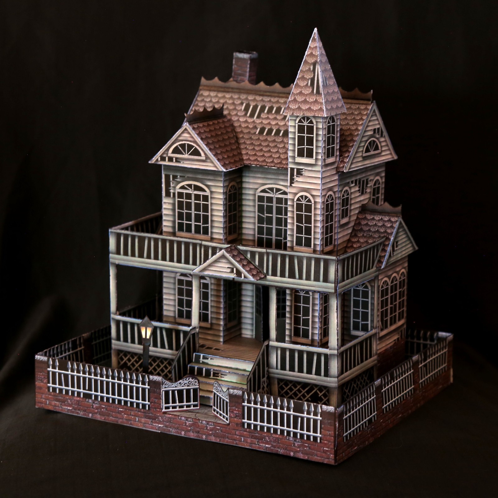THE GHOST HOUSE Haunted House paper model