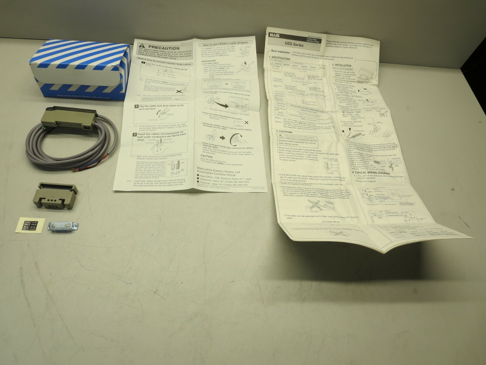 Matsushita Electric/NAIS,  UZG120, Photoelectric Sensor, New In Box (NIB)