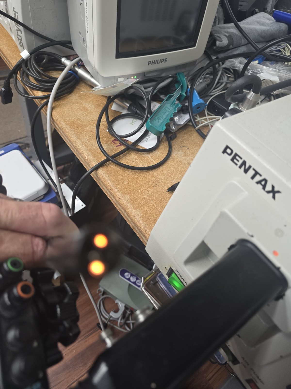 Pentax EPM-3000 ENDOSCOPIC Processor unit with water bottle, nothing more