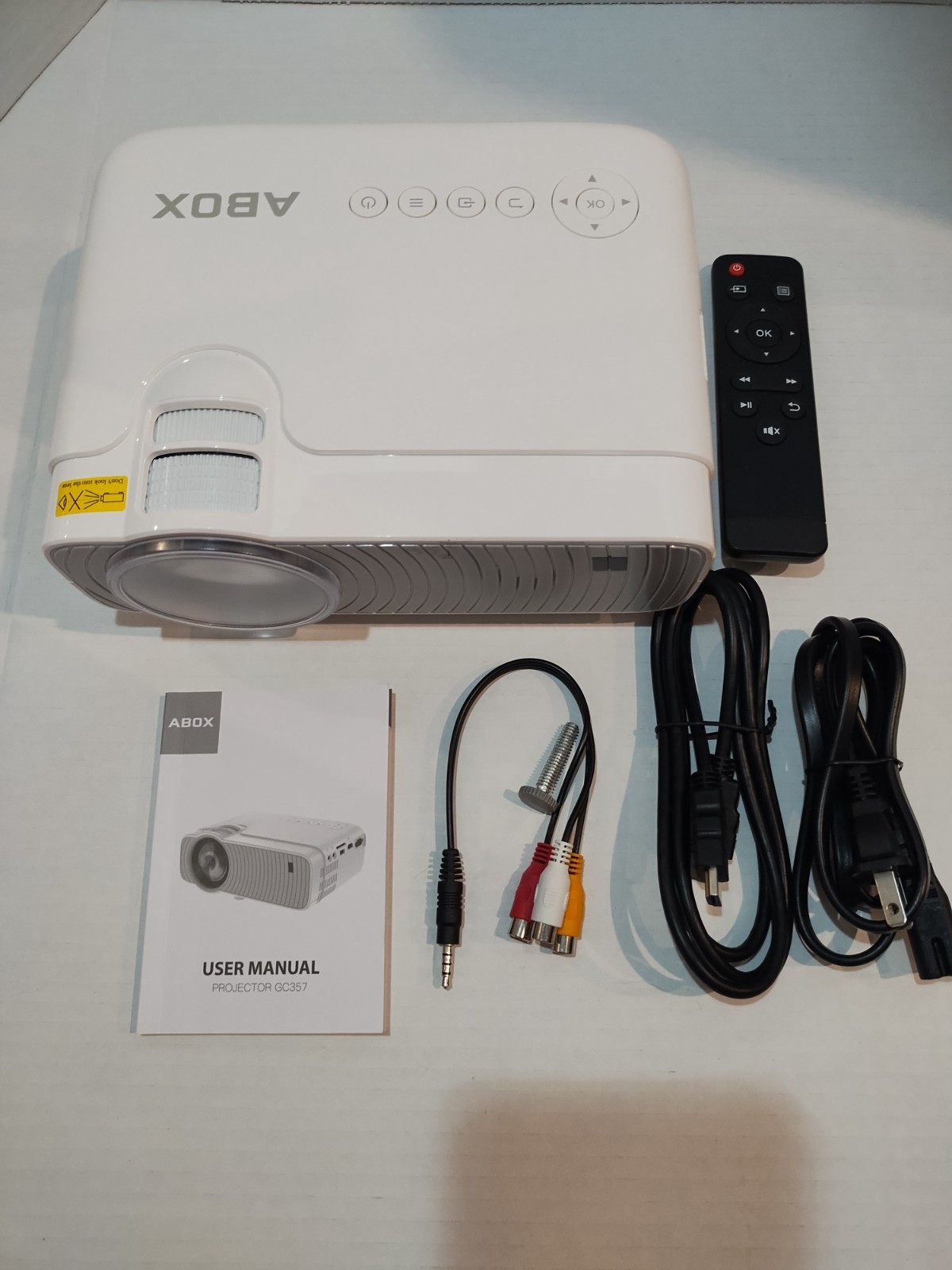 ABOX Wireless LCD Projector GC357 1080P