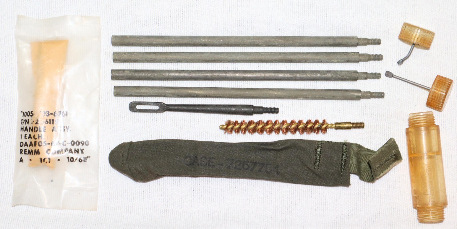 ORIGINAL VIETNAM GARAND BUTTSTOCK CLEANING KIT AND SHORT OILER